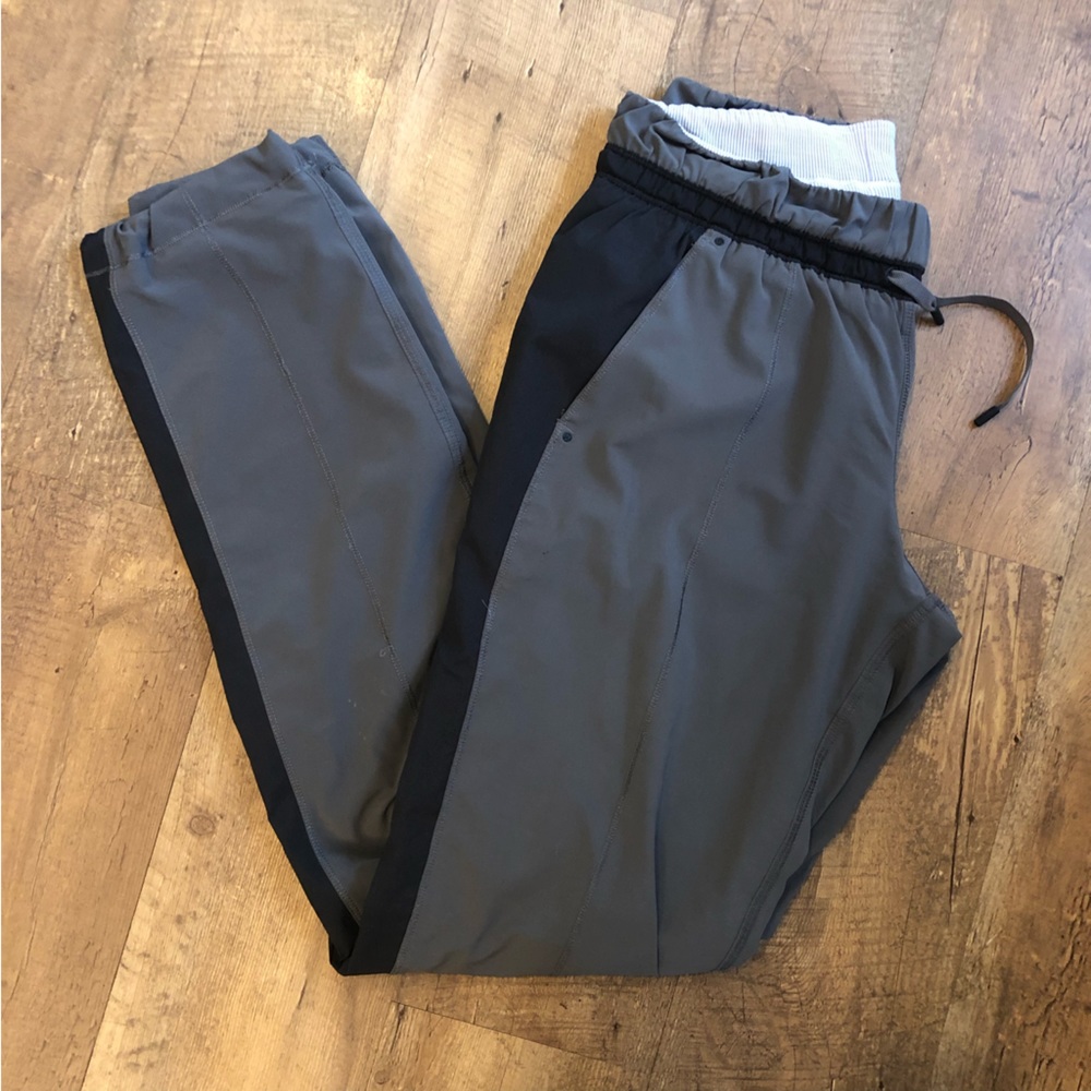 • LULULEMON •